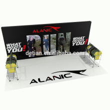 DeTIAN offre un stand d&#39;exposition en aluminium 3x6 simple pour la promotion de vêtements de sport avec des graphiques complets